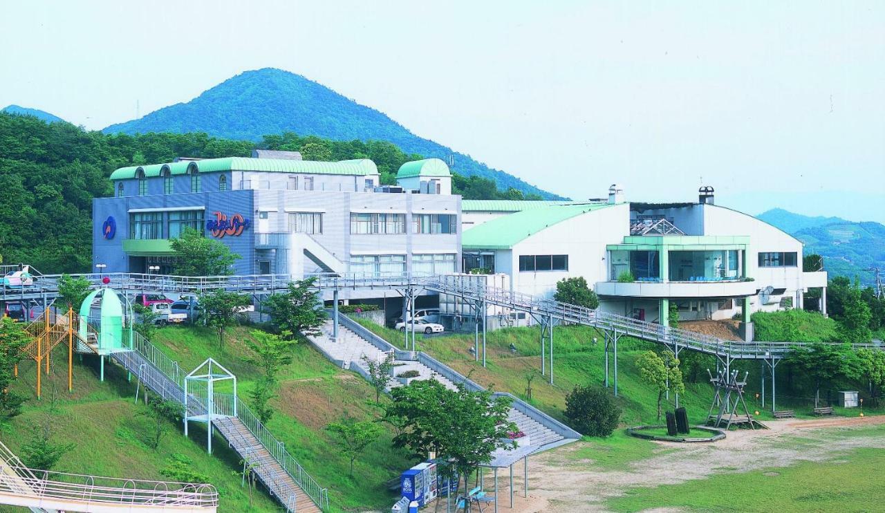Michi No Eki Fureai Park Mino Hotel Mitoyo Exterior photo